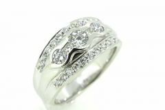 18ct white gold diamond dress ring