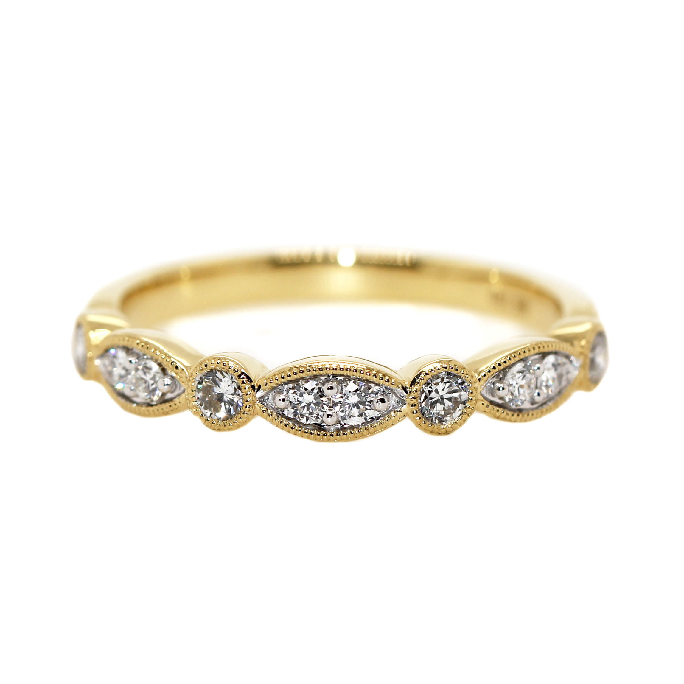 18ct Yellow Gold & a total Diamond weight of .40ct.
